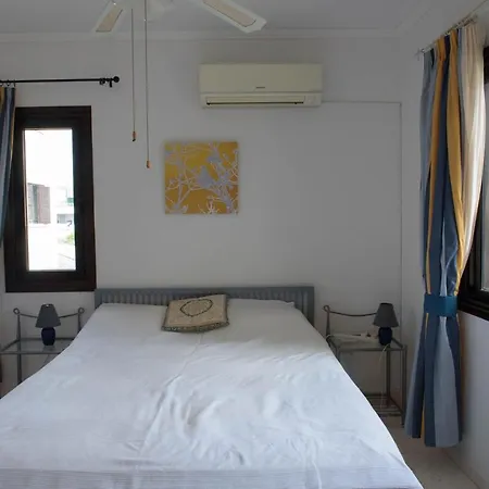 Sea&mall Apartment Paphos
