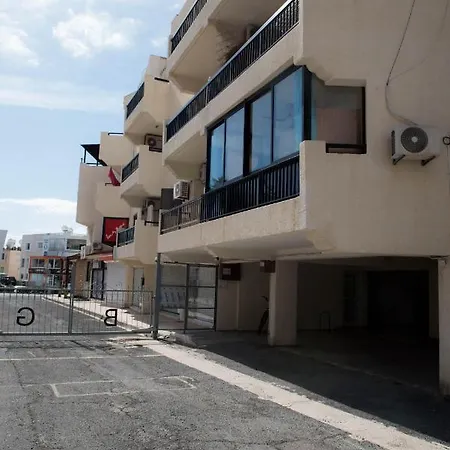 Sea&mall * Paphos